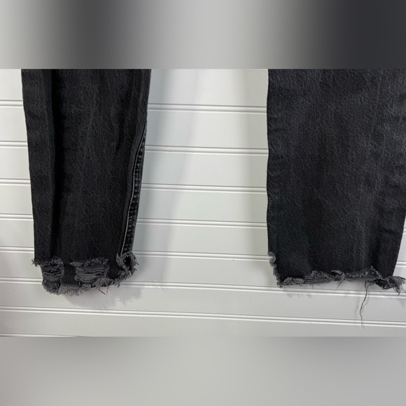 We The Free woman’s faded black distressed jeans, button fly. Size 25 - Picture 5 of 9